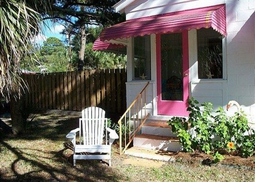 pink flamingo cottage 03