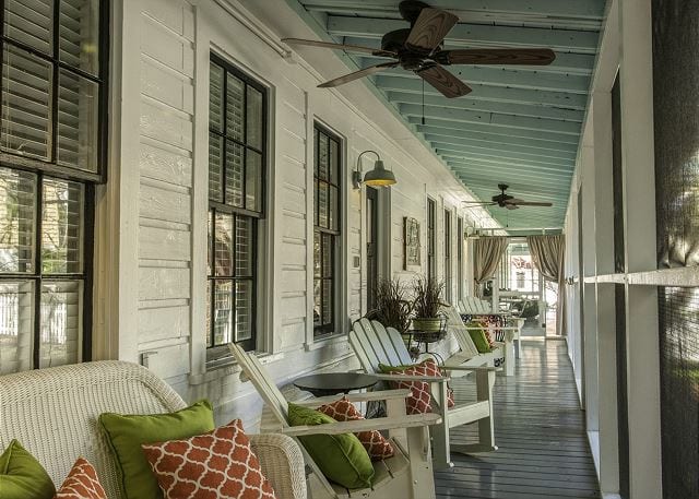 the screened porch at Screened Inn Vacation Rental