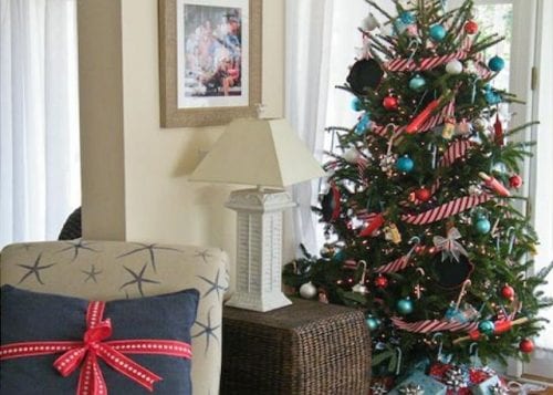 Paula Deen's Y'all Come Inn is decorated for Christmas