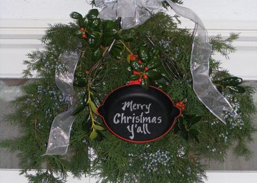 Paula Deen's Y'all Come Inn Is Decorated For Christmas