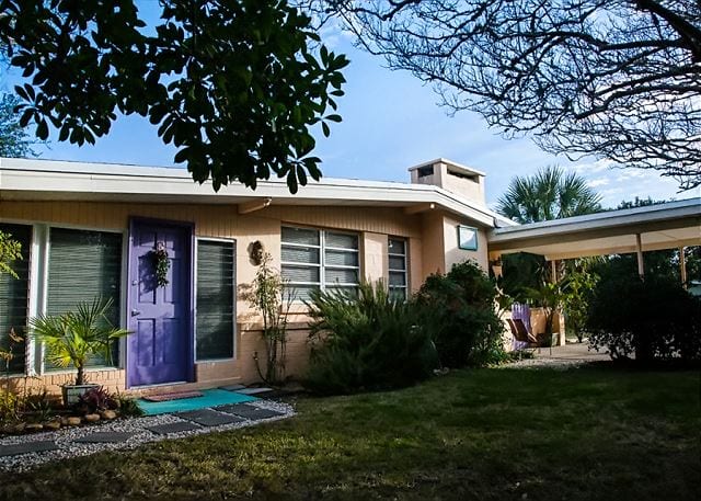 The purple Tybee Island door at Canty's Cottage