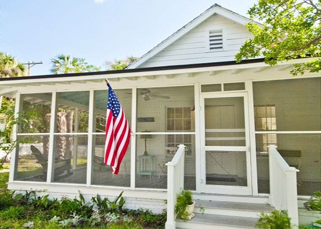 Enlisted Mens Mess Hall white door