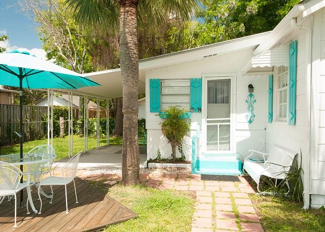 sanfords place cottage has a beautiful white Tybee Island door.