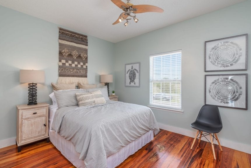 a bedroom at marsh mermaid duplex