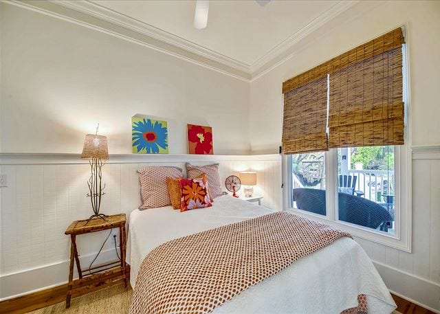  queen bedroom at a wave call cottage