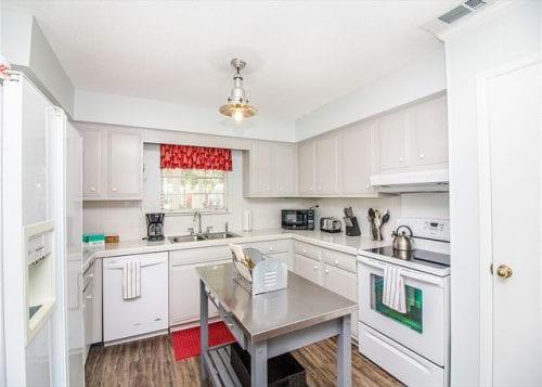 sea largo cottage kitchen