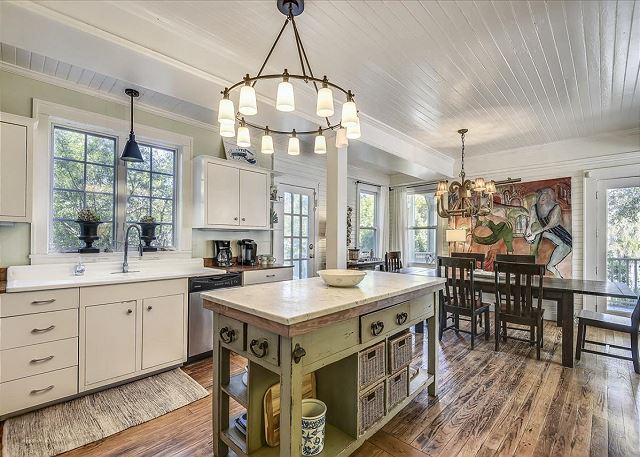 whispering palms kitchen