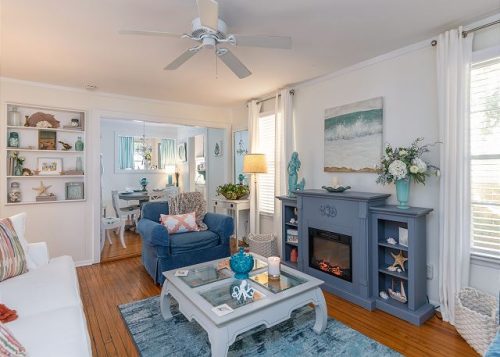 nora's cottage den