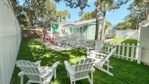 Nora's Cottage backyard