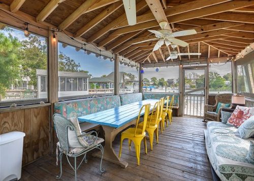 Blue Haven Tybee Dock Dine